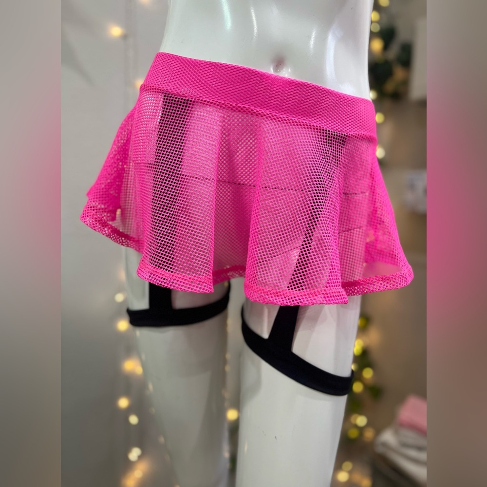 Mesh skirt with booty lifting garters